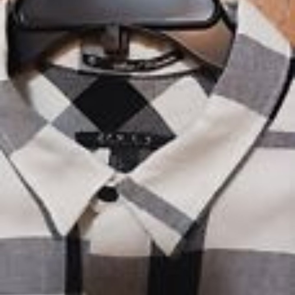 Forever 21 (Plaid)-(Black/White)-(Pre-owned)-(New Condition)-(Size L)-$25.00 - Picture 4 of 4